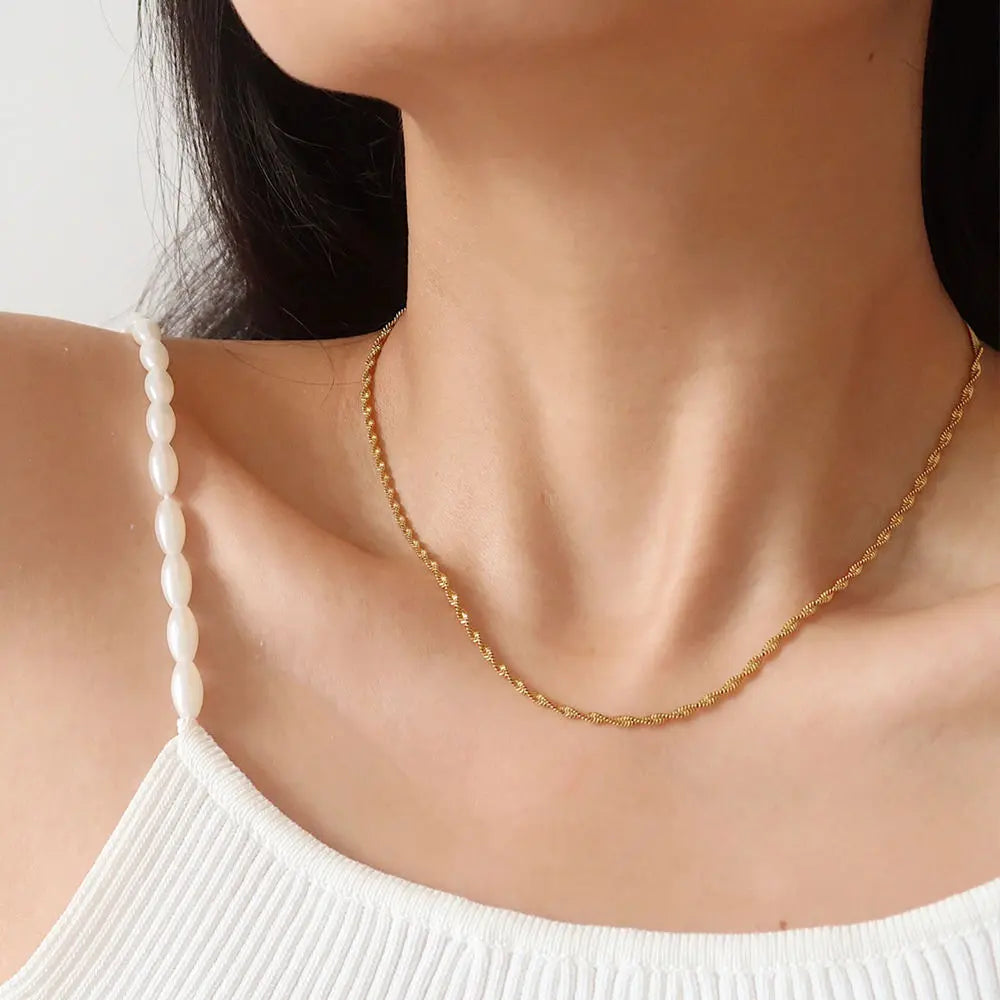 Halskette | 14K Gold | Minimal Brautschmuck Vumari